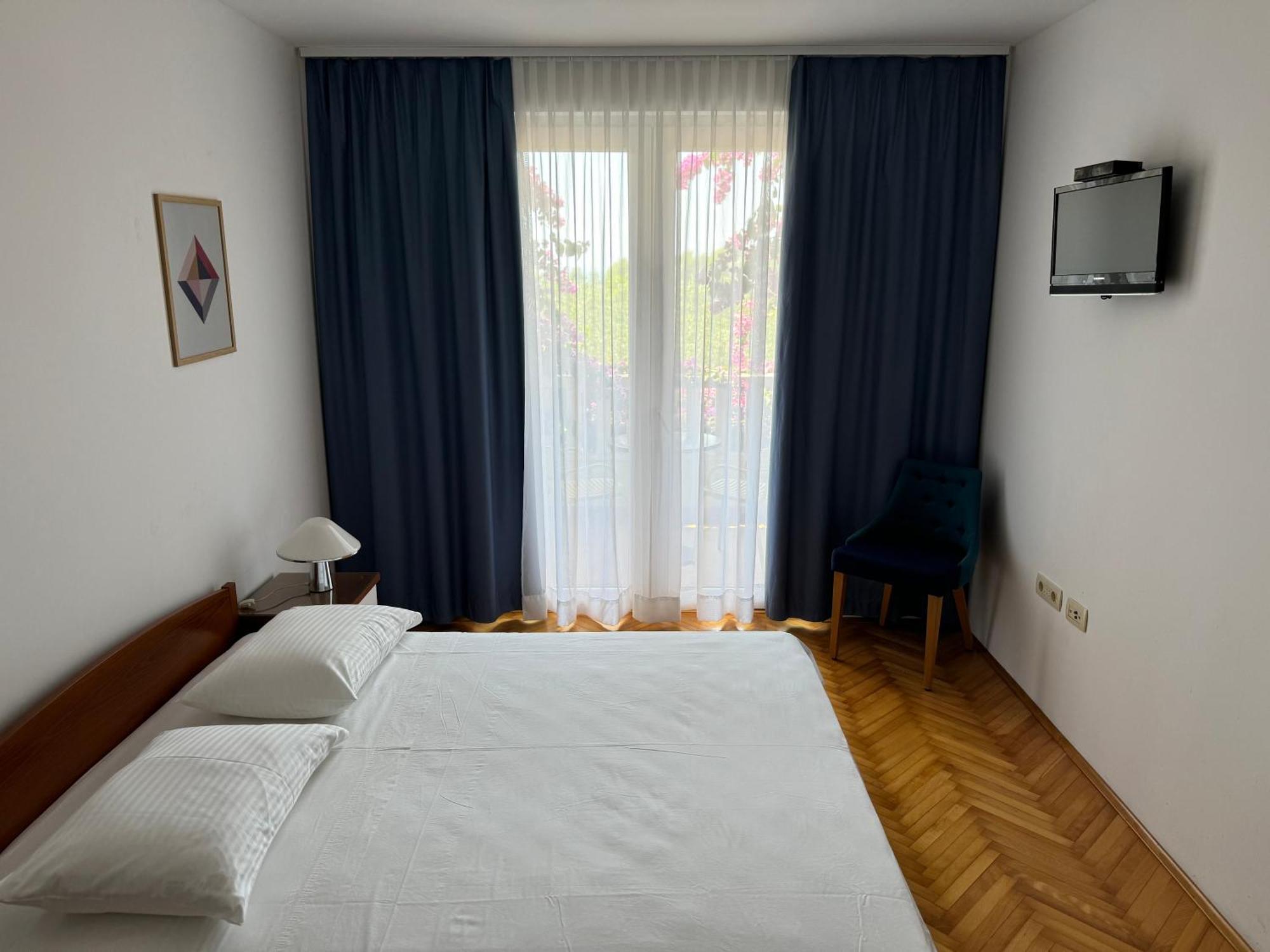 Apartments Villa Cizmic Baška Voda Exterior foto