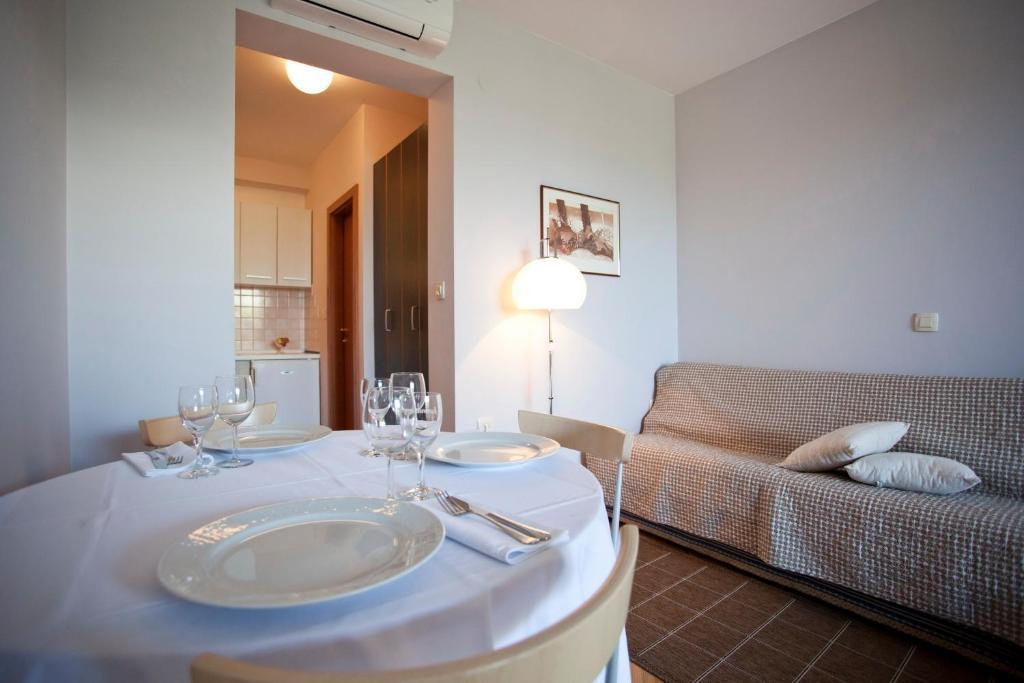 Apartments Villa Cizmic Baška Voda Quarto foto